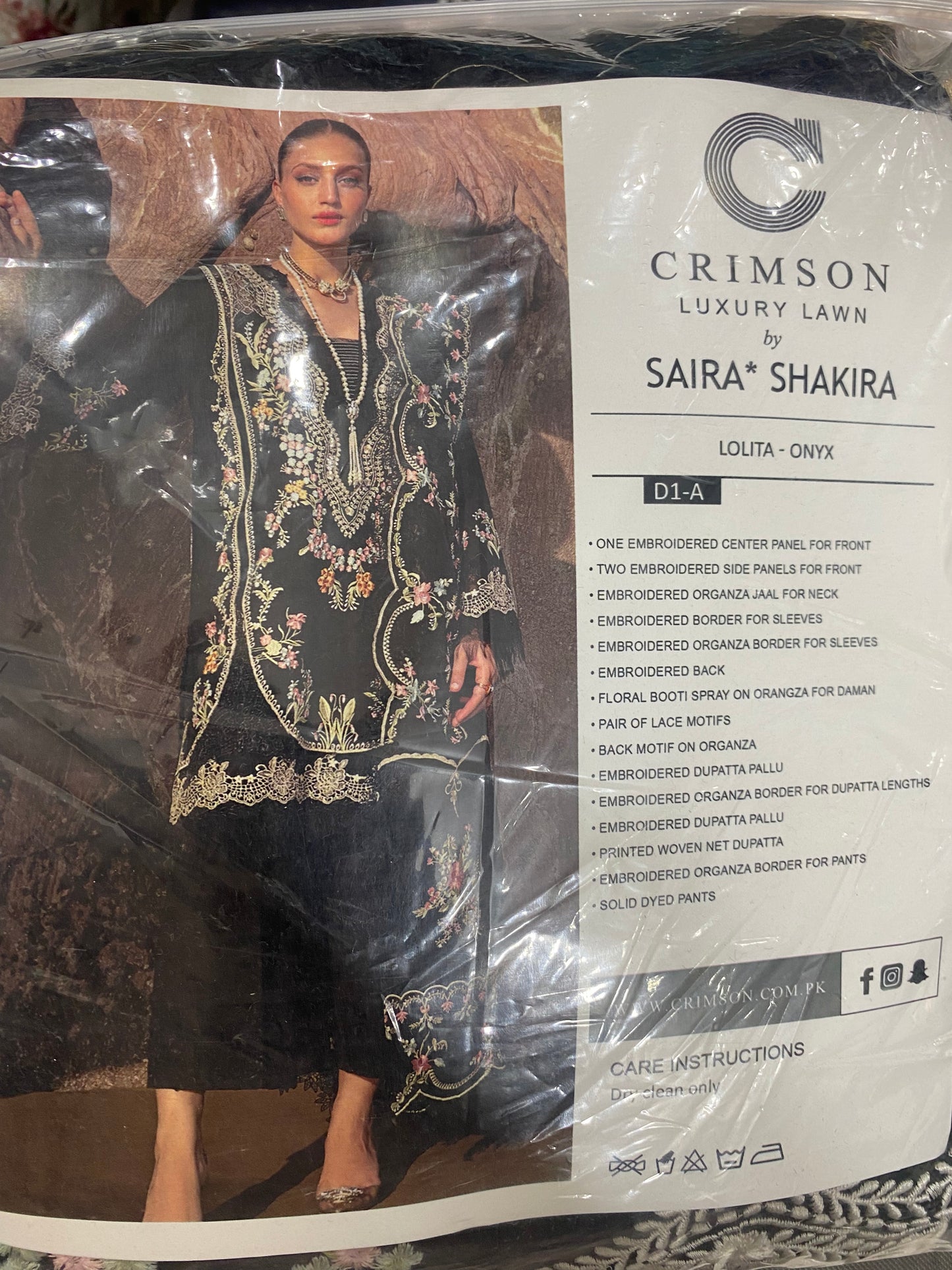 Saira Shakira Crimson